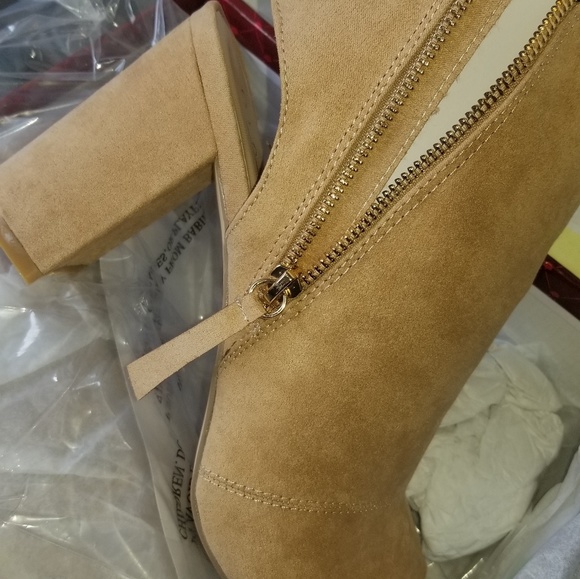Shoes - Womens Tan suede bootie
